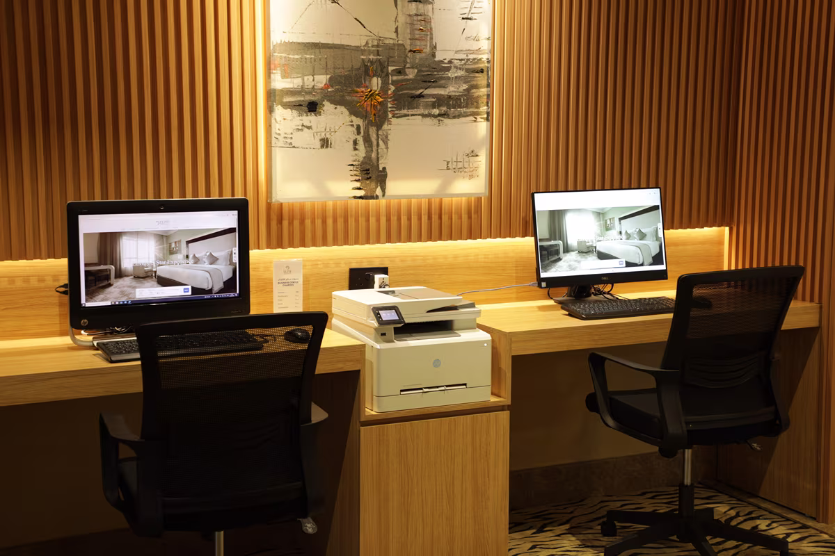 Elite Byblos Hotel Business Centre